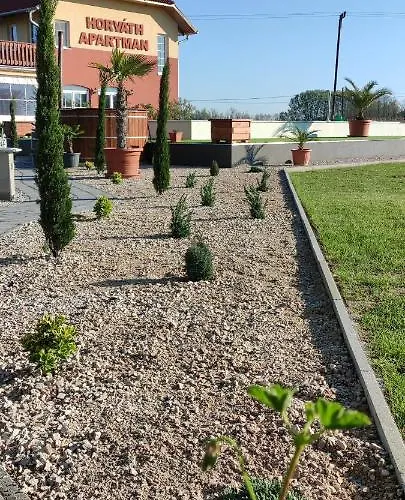 Horvath شقة